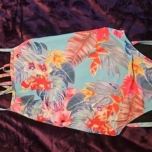 Jolyn Jackson Haiku Aqua 30 and Gavin size 30 floral. READ